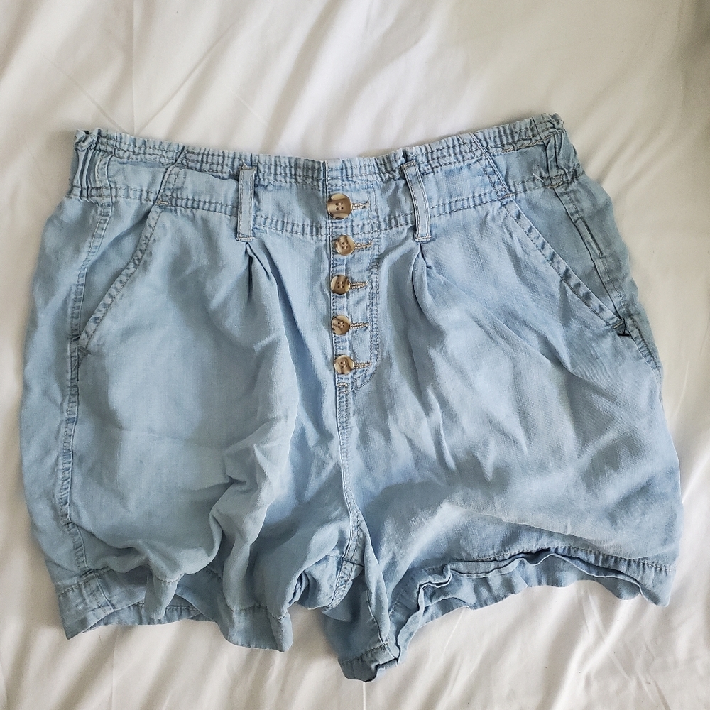 Light Wash Loose High Waisted Shorts Button Front